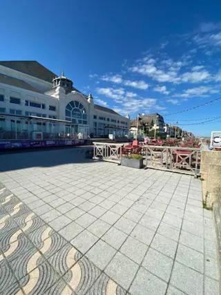 Appartement Elegant Au Coeur De Cabourg Bagian luar foto